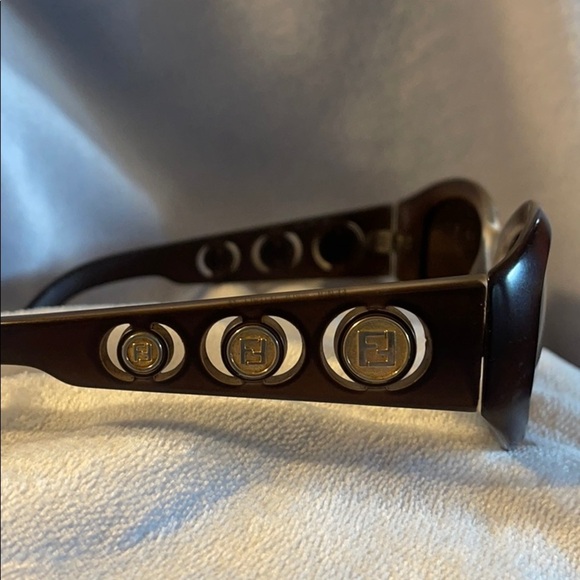 Genuine Vintage Fendi Sunglasses- Plastic Frame - Picture 2 of 16